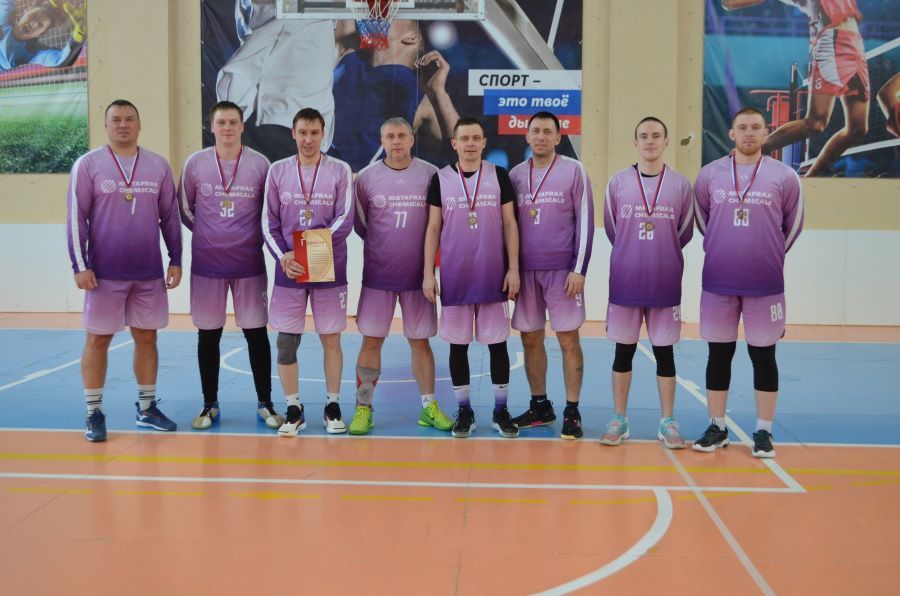 В тройке лидеров