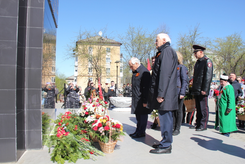 Honour to the memory of heroes