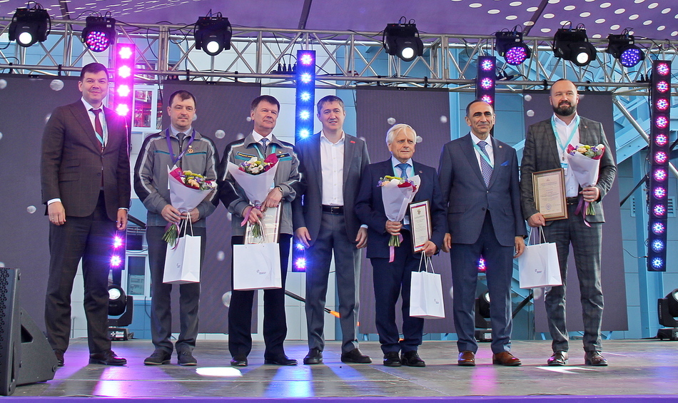 Поздравляем коллег с наградами!